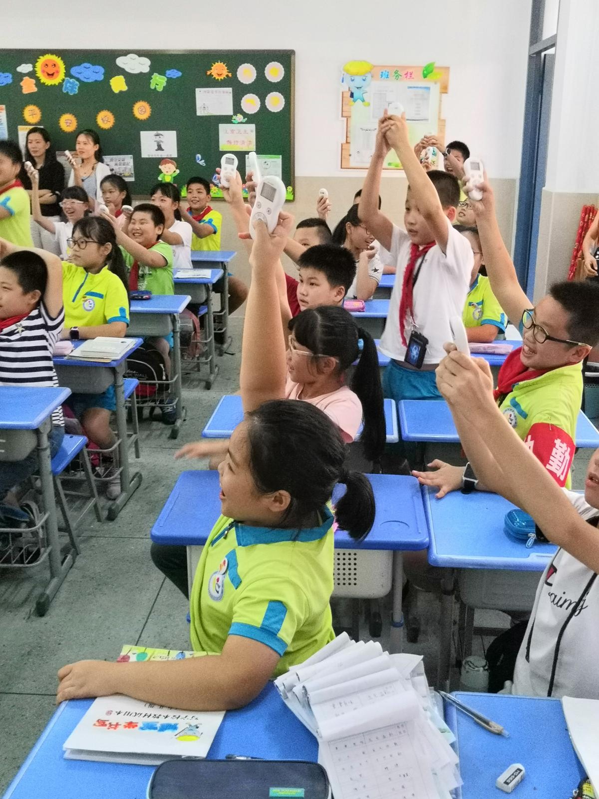 课堂互动答题神器问世！学生再也不犯困~